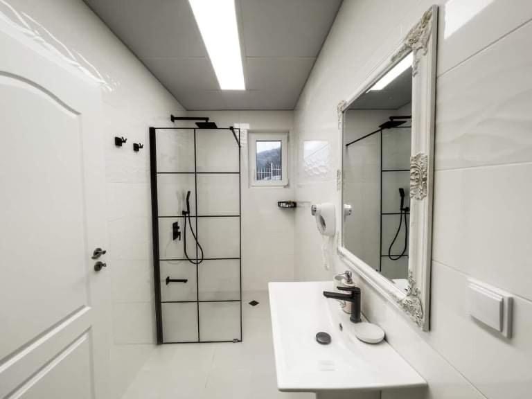 Enina Diamond Villas מראה חיצוני תמונה